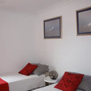 apartamentos-atlantico-radazul.tenerifehoteles.net/